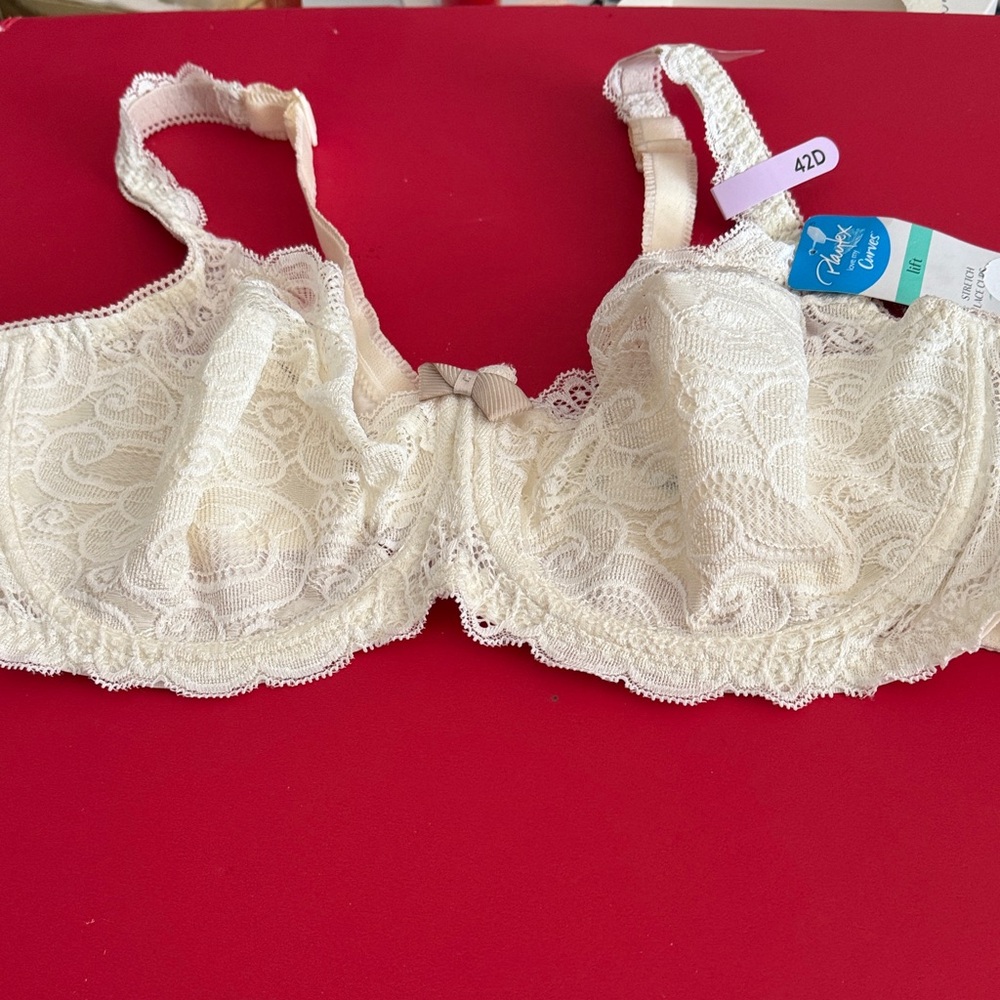 Playtex Curves “lift”Ivory Lace Underwire Bra NWT 42D